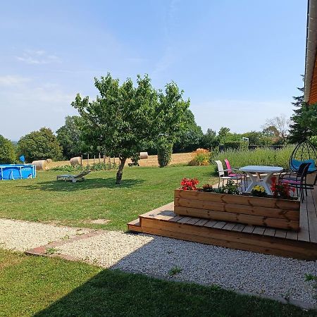 Studio Avec Terrasse Au Calme Jayat Esterno foto
