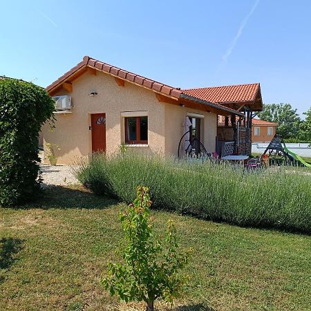 Studio Avec Terrasse Au Calme Jayat Esterno foto